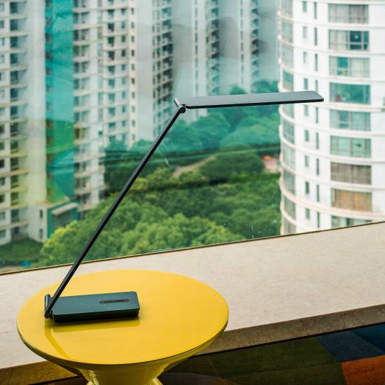 OLED 11 极简主义与现代设计:OLED台灯的探索